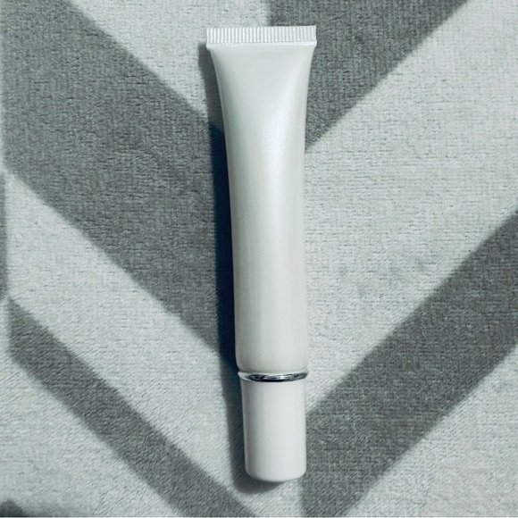 5/ $30 Mango repair acne cream - Picture 2 of 4